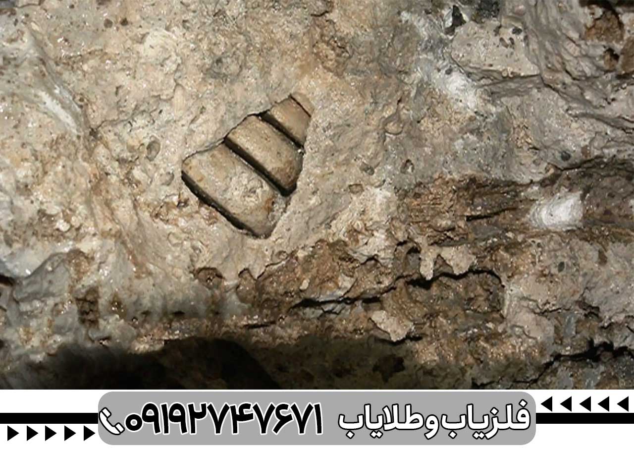 تصویری از میدان مغناطیسی طلا زیر خاک
